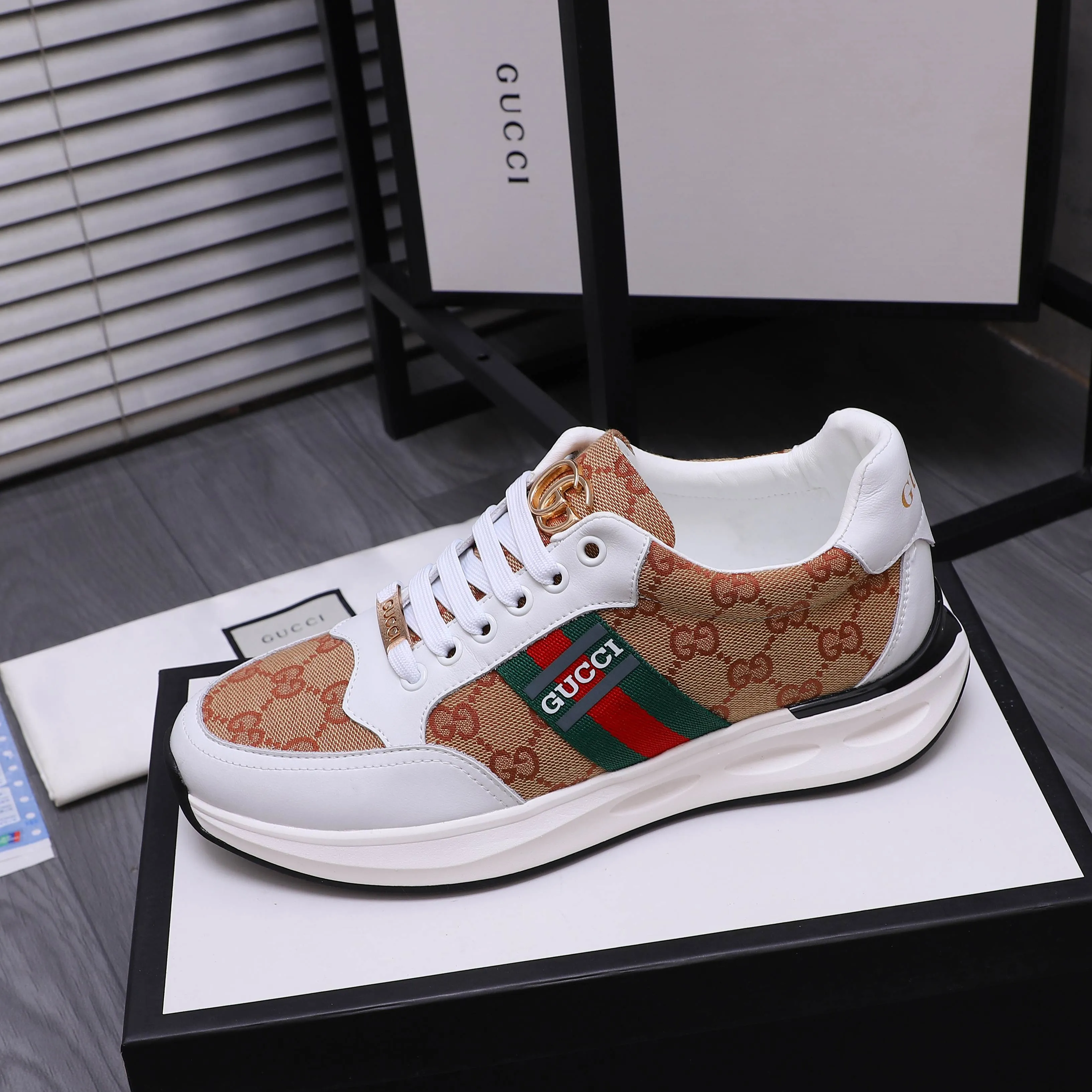 Men's shoes 💰442 Product trademark: GUCCI "Gucci" casual shoes Regular size: 38-45 (45 is custom-made and non-returnable) Product materials: Selected cowhide stitching breathable woven upper, pigskin lining, rubber outsole